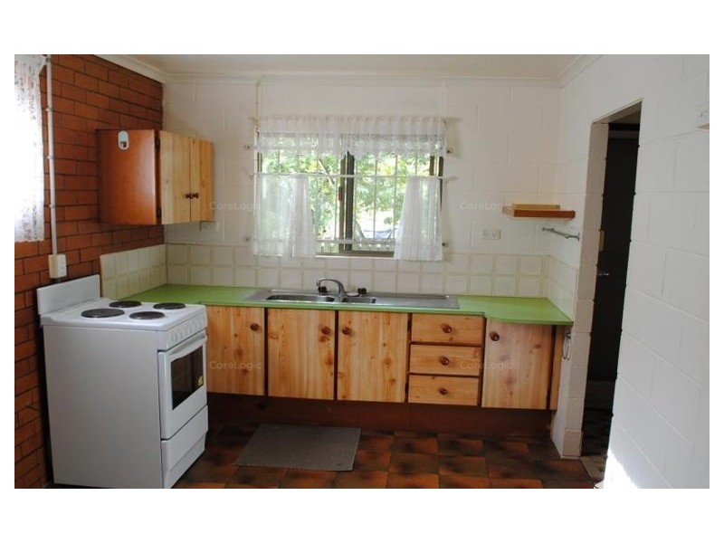 4/4 Sloman Street, Booval QLD 4304