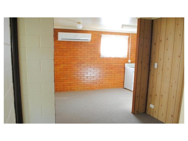 4/4 Sloman Street, Booval QLD 4304