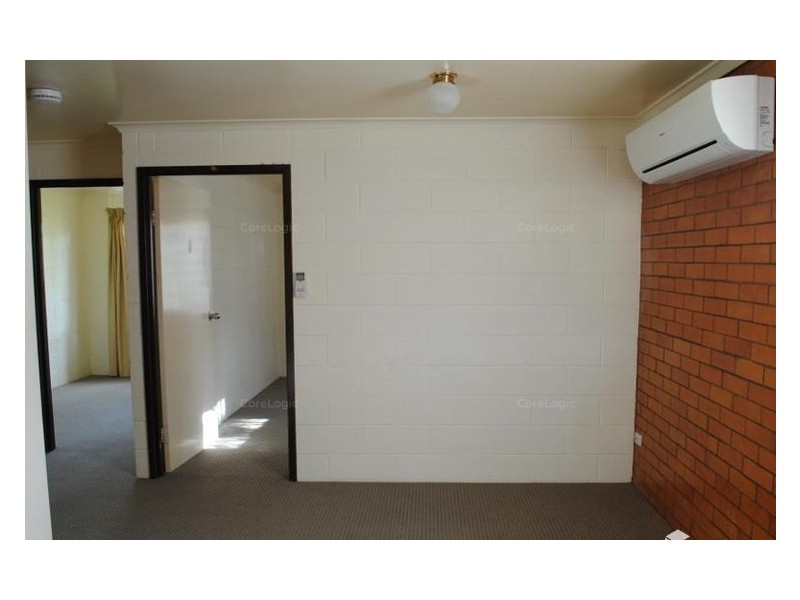 4/4 Sloman Street, Booval QLD 4304