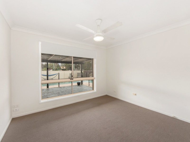 19 Sheppey Pl, Yamanto QLD 4305