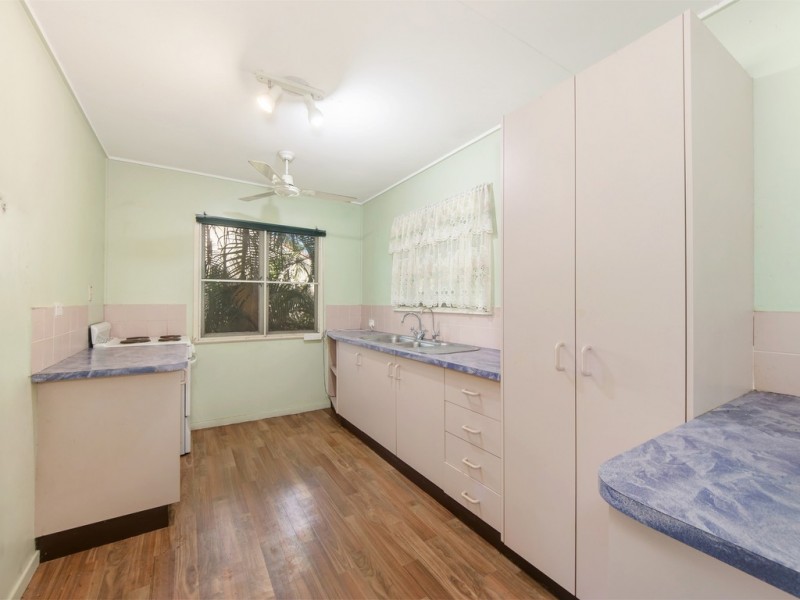 10 Durness St, Kenmore QLD 4069