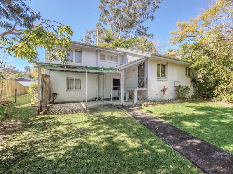 10 Durness St, Kenmore QLD 4069