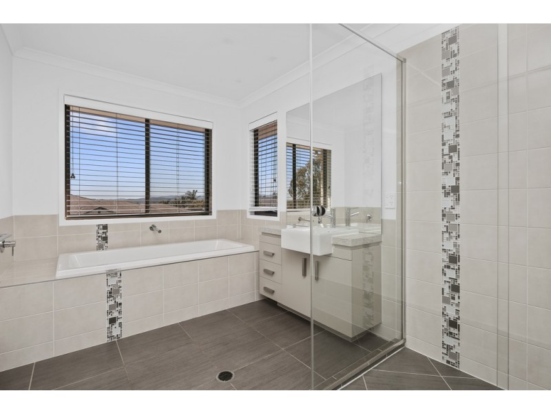 5 Fay Court, Fernvale QLD 4306