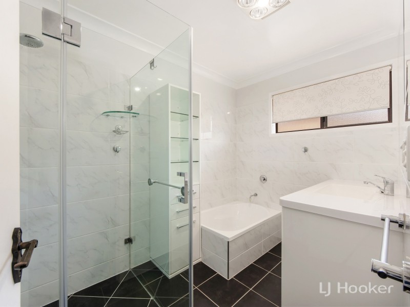 24 Dulcie Street, Raceview QLD 4305