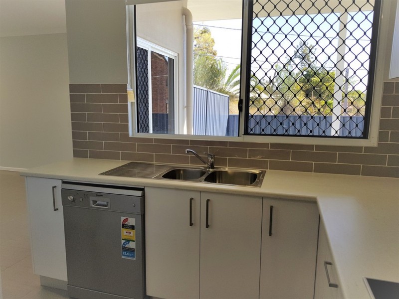 1/33 Bergin Street, Booval QLD 4304