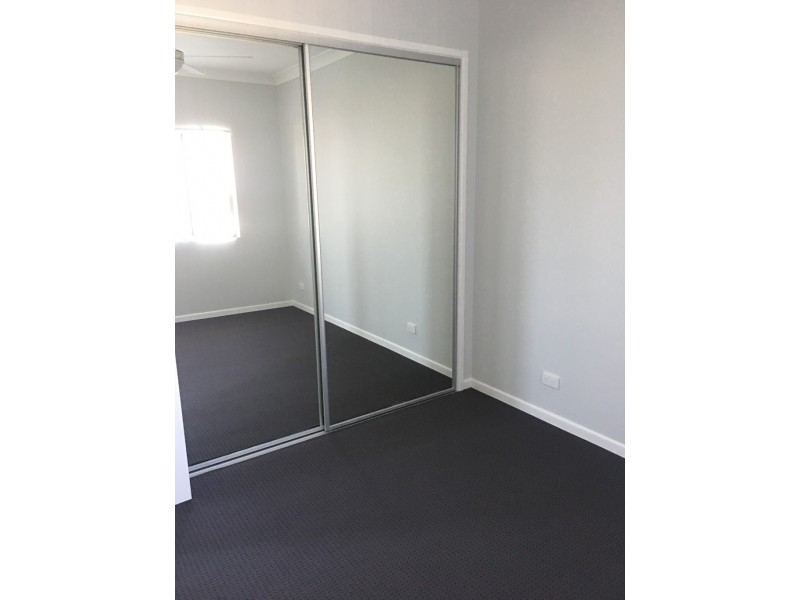 1/33 Bergin Street, Booval QLD 4304