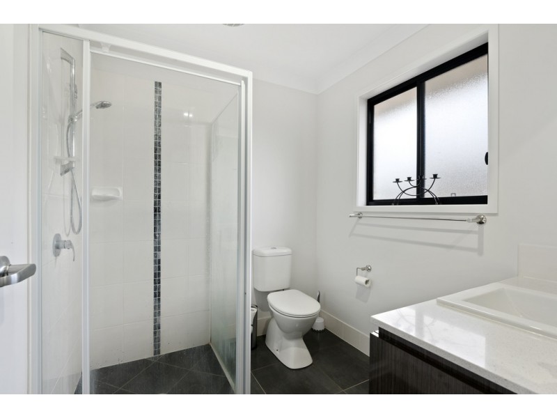 25 Shadywood Dr, Fernvale QLD 4306