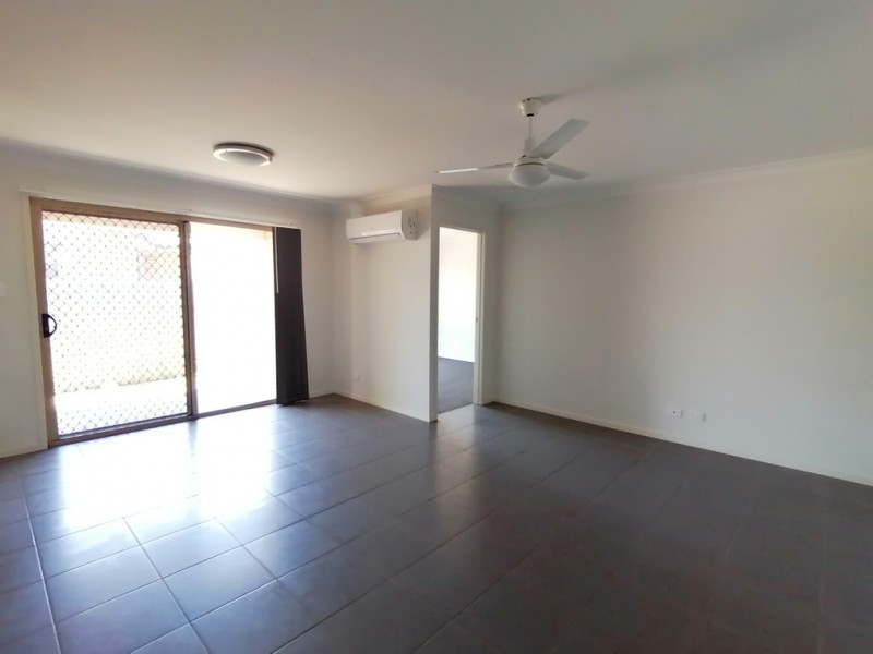 1/3 Robert Place, Yamanto QLD 4305