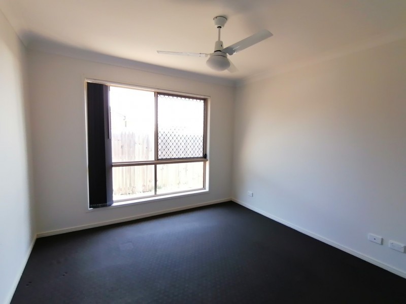 1/3 Robert Place, Yamanto QLD 4305