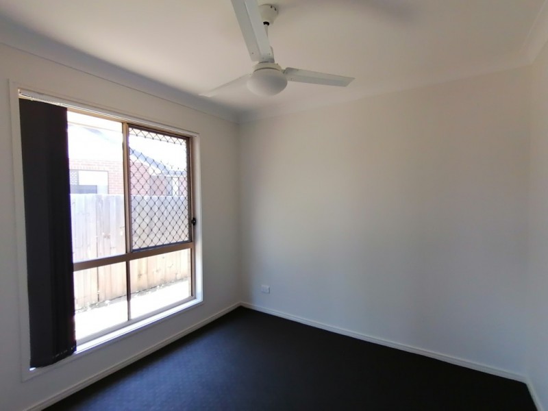 1/3 Robert Place, Yamanto QLD 4305