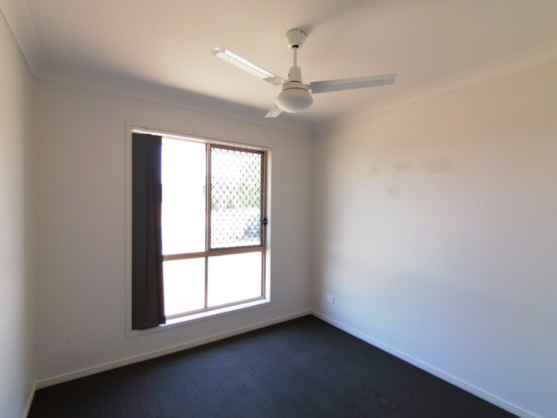 1/3 Robert Place, Yamanto QLD 4305