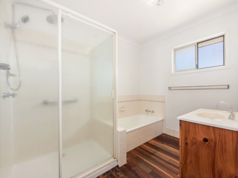 10 Olive Street, Raceview QLD 4305