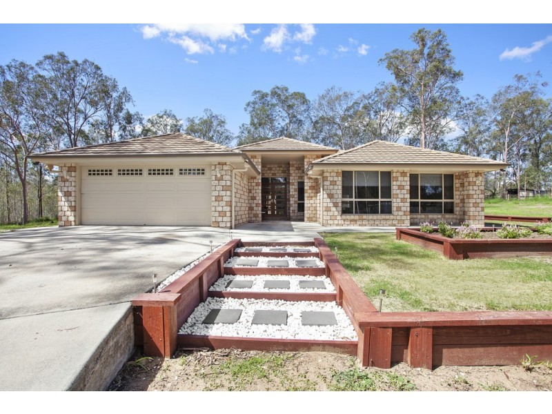 22 Waddington Parade, Plainland QLD 4341