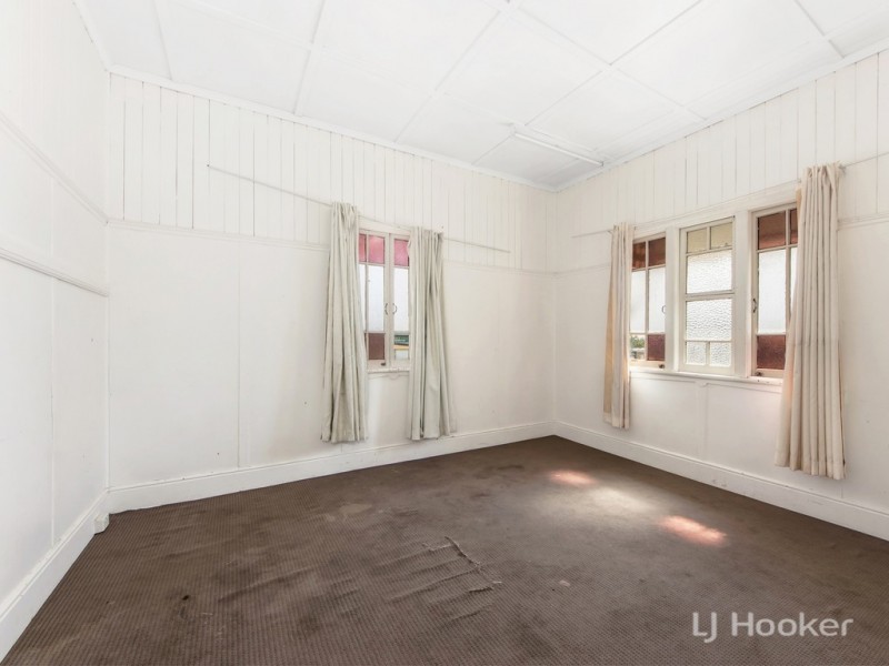 1 Brisbane Road, Newtown QLD 4305