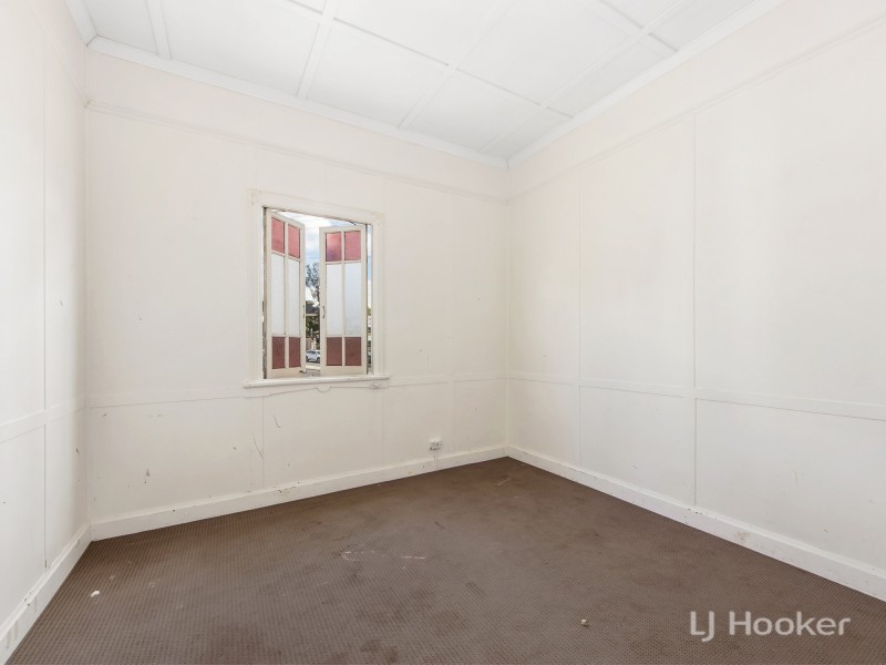 1 Brisbane Road, Newtown QLD 4305