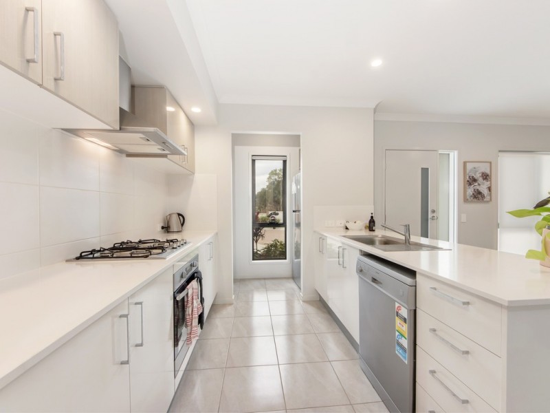 7/42 Foxtail St, Ripley QLD 4306