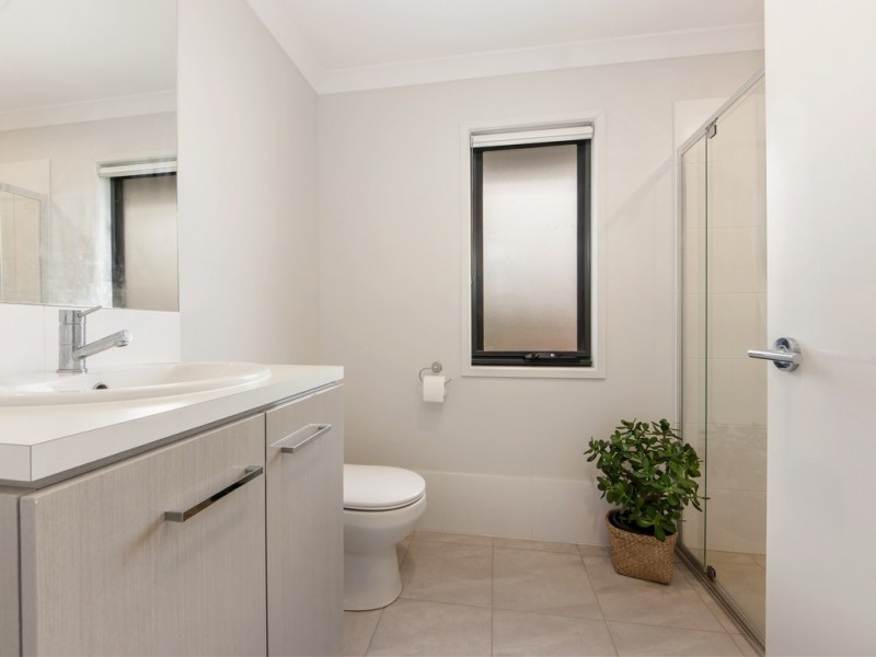 7/42 Foxtail St, Ripley QLD 4306