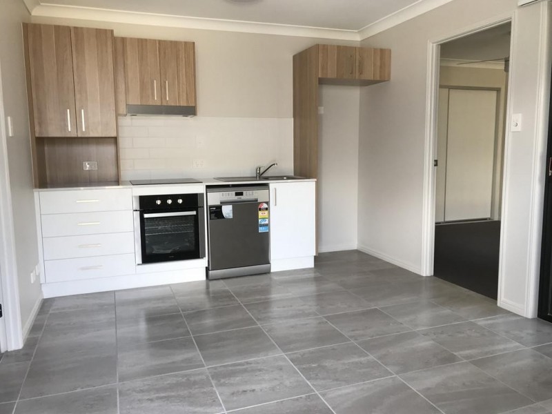 2/12 Reaside Road, Walloon QLD 4306