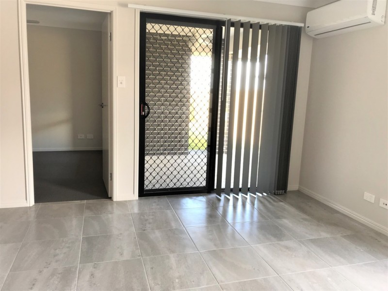 2/12 Reaside Road, Walloon QLD 4306