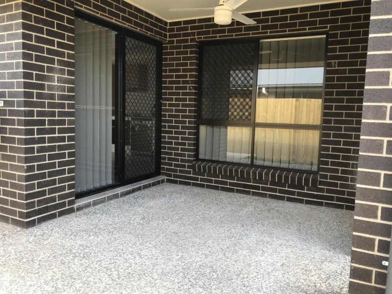 2/12 Reaside Road, Walloon QLD 4306