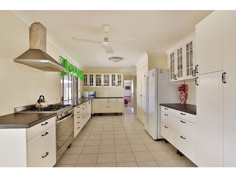 27 Shannon Rd, Lowood QLD 4311