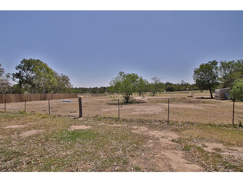 27 Shannon Rd, Lowood QLD 4311
