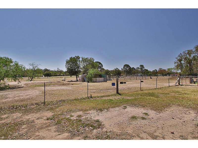 27 Shannon Rd, Lowood QLD 4311