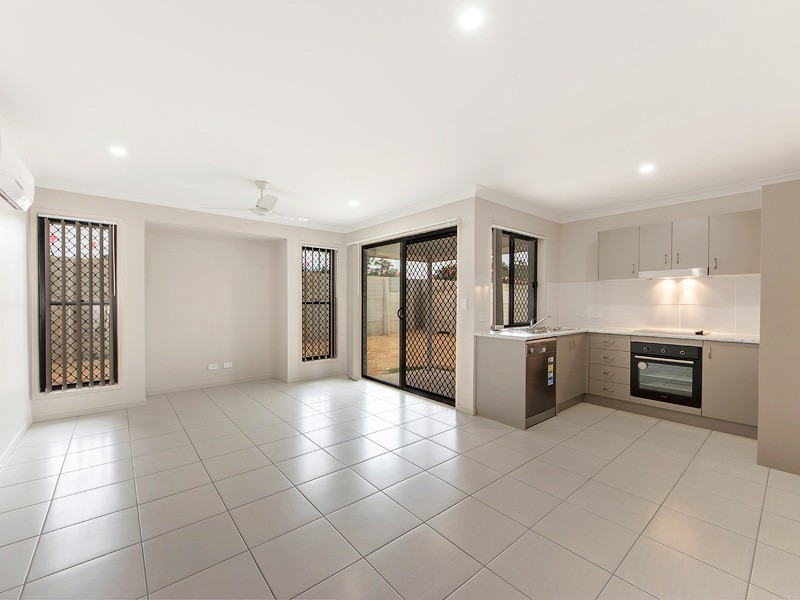 1/4 Matthias Way, Leichhardt QLD 4305