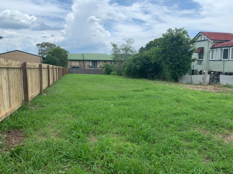 18 River Road, Bundamba QLD 4304