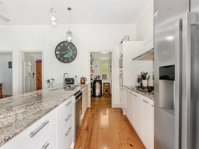 4 Jackes Street, Eastern Heights QLD 4305