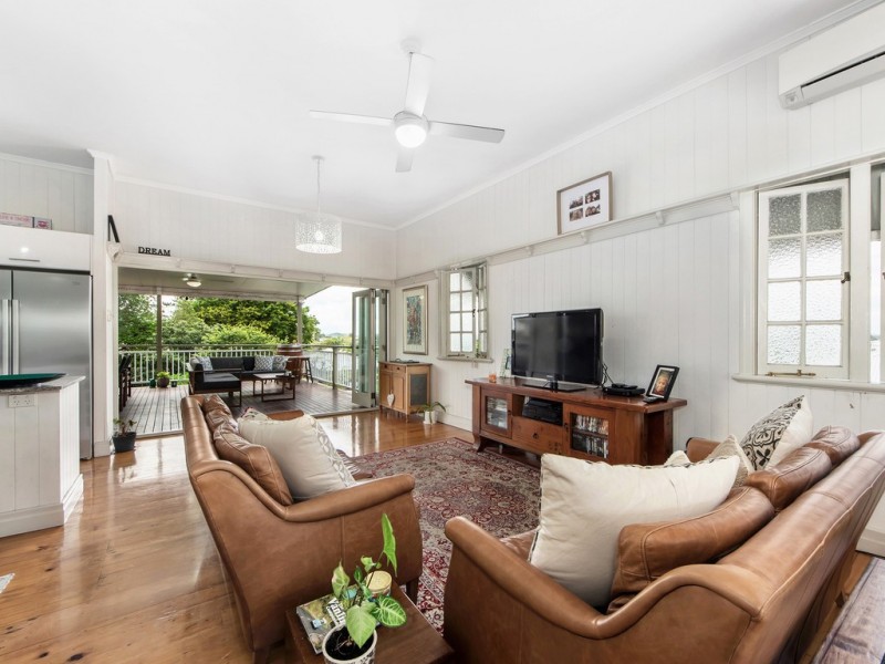 4 Jackes Street, Eastern Heights QLD 4305