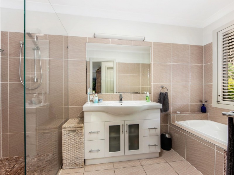 4 Jackes Street, Eastern Heights QLD 4305