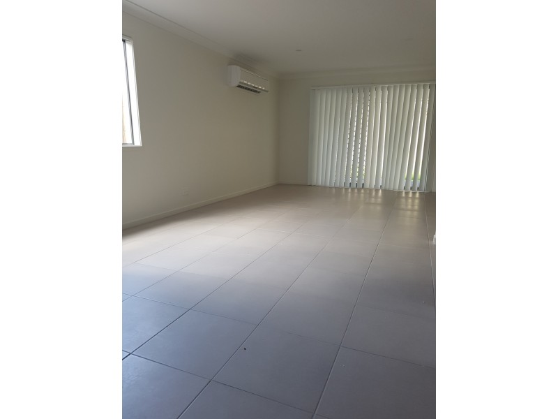 2/7 Essington Mews, Leichhardt QLD 4305