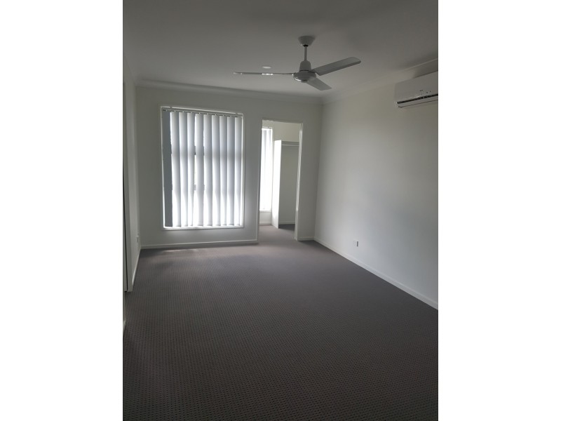 2/7 Essington Mews, Leichhardt QLD 4305