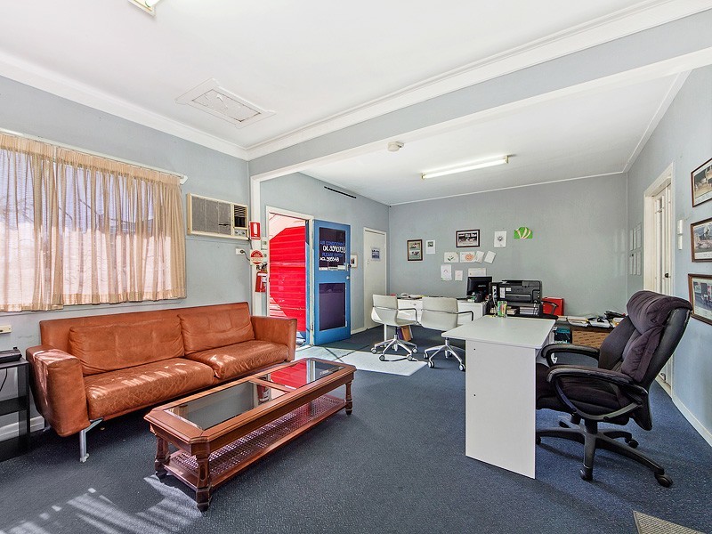 218 Brisbane Street, West Ipswich QLD 4305