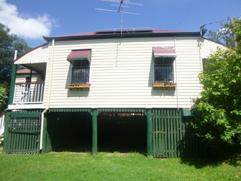 8 Darling Street East, Ipswich QLD 4305