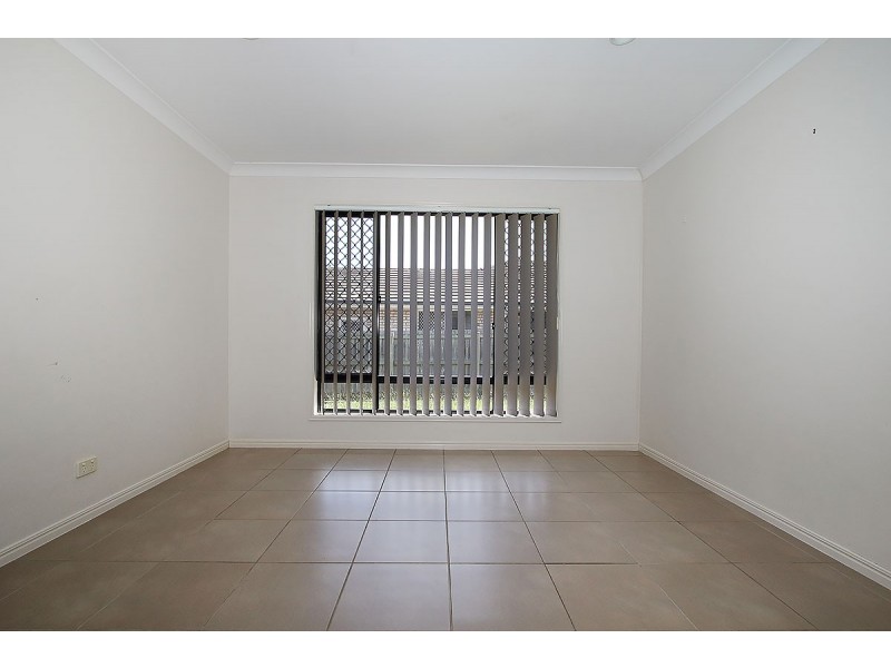 19 Benjamin Court, Yamanto QLD 4305