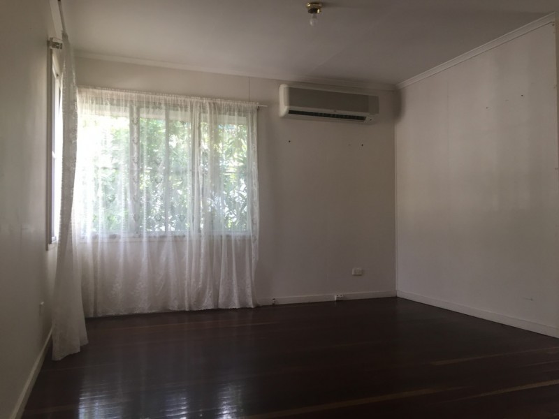 17 Flinders Drive, Leichhardt QLD 4305