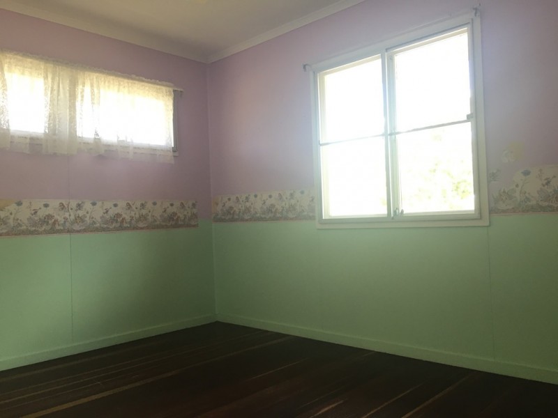 17 Flinders Drive, Leichhardt QLD 4305