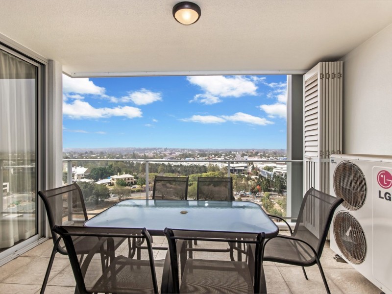 1104 / 1 West Street “Oaks Aspire Apartments”, Ipswich QLD 4305