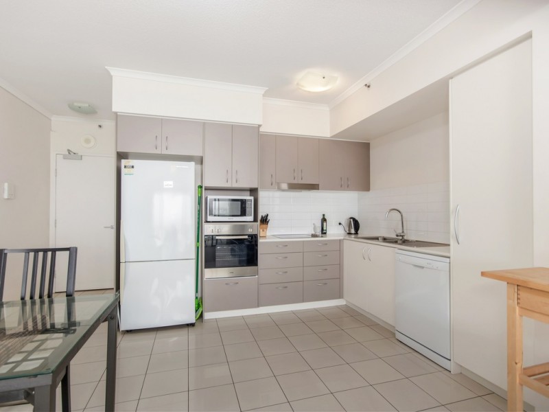 1104 / 1 West Street “Oaks Aspire Apartments”, Ipswich QLD 4305