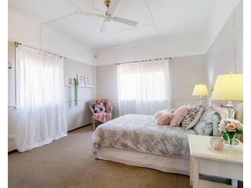 5 Kruger Street, Booval QLD 4304