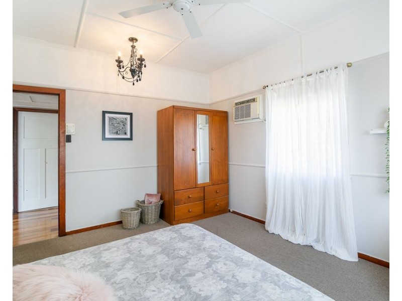 5 Kruger Street, Booval QLD 4304