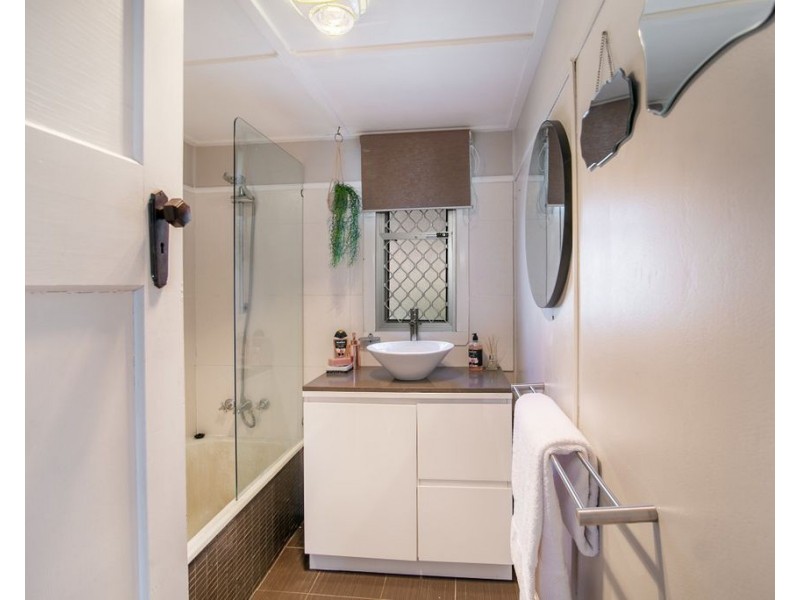 5 Kruger Street, Booval QLD 4304