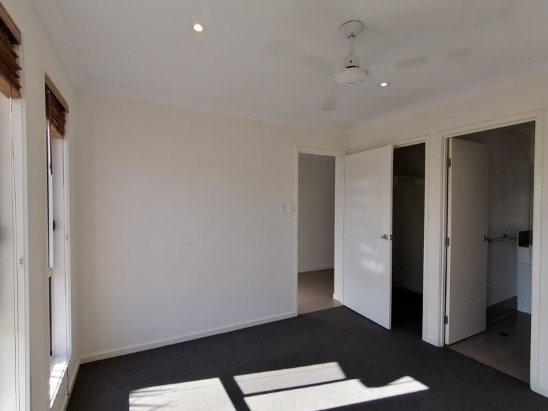 10 Bowerbird Street, Deebing Heights QLD 4306