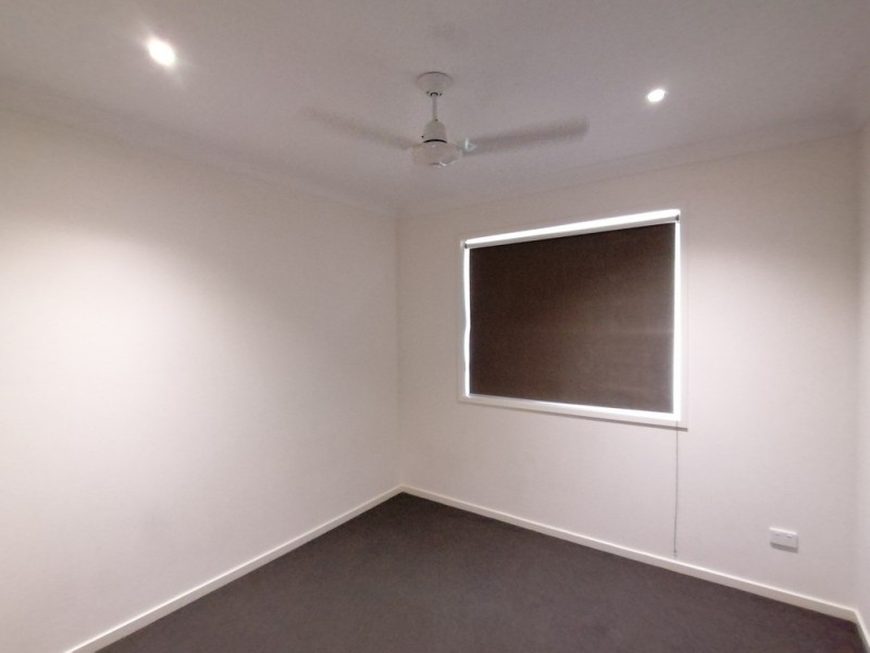 10 Bowerbird Street, Deebing Heights QLD 4306