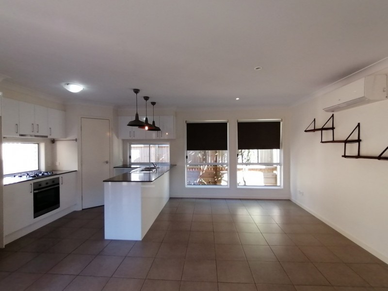 10 Bowerbird Street, Deebing Heights QLD 4306