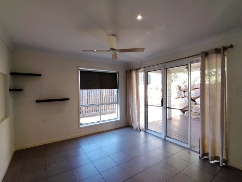 10 Bowerbird Street, Deebing Heights QLD 4306