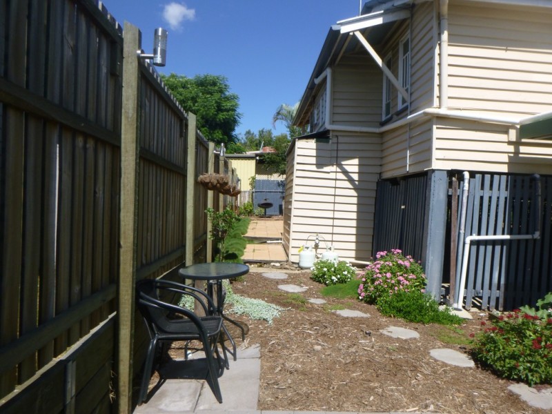 8 Joffre Street, Booval QLD 4304