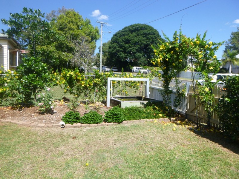 8 Joffre Street, Booval QLD 4304